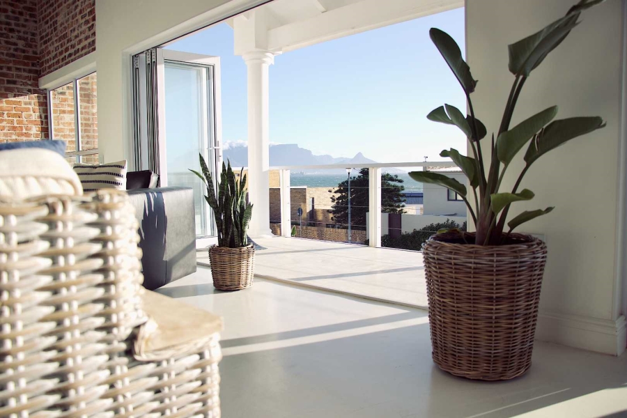 To Let 4 Bedroom Property for Rent in Bloubergstrand Western Cape
